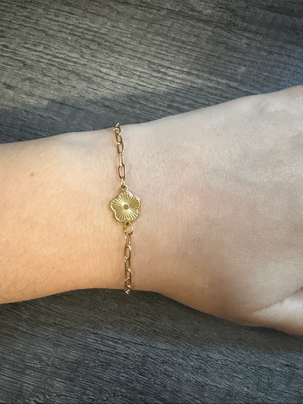 Gold plated stainless steel paper clip flower bracelet